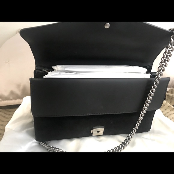 Authentic Black Gucci Dionysus Shoulder Bag - Picture 2 of 4
